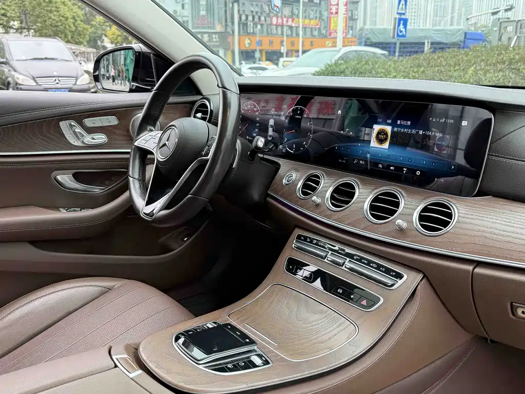 MERCEDES-BENZ E CLASS