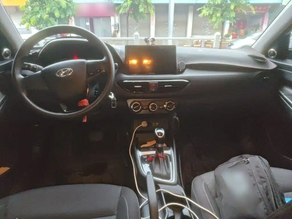 Hyundai Elantra — миниатюра 13