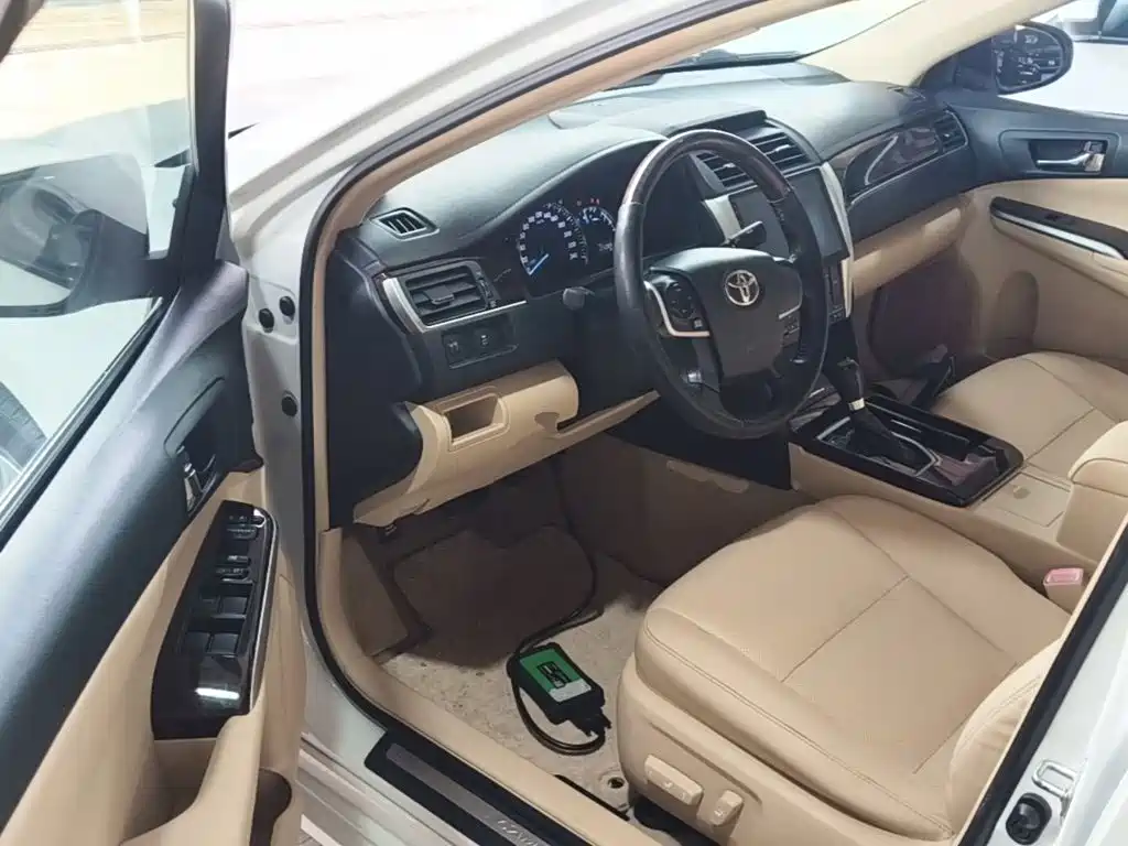 Toyota Camry — миниатюра 16