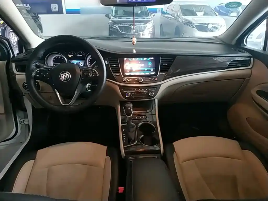 Buick Verano — миниатюра 10