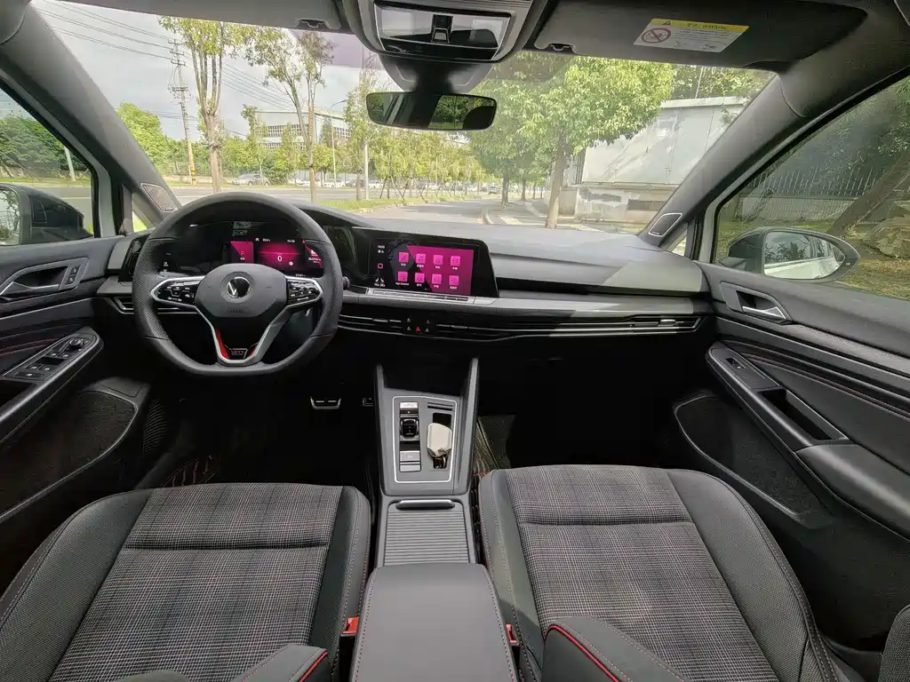 Volkswagen Golf GTI — миниатюра 8