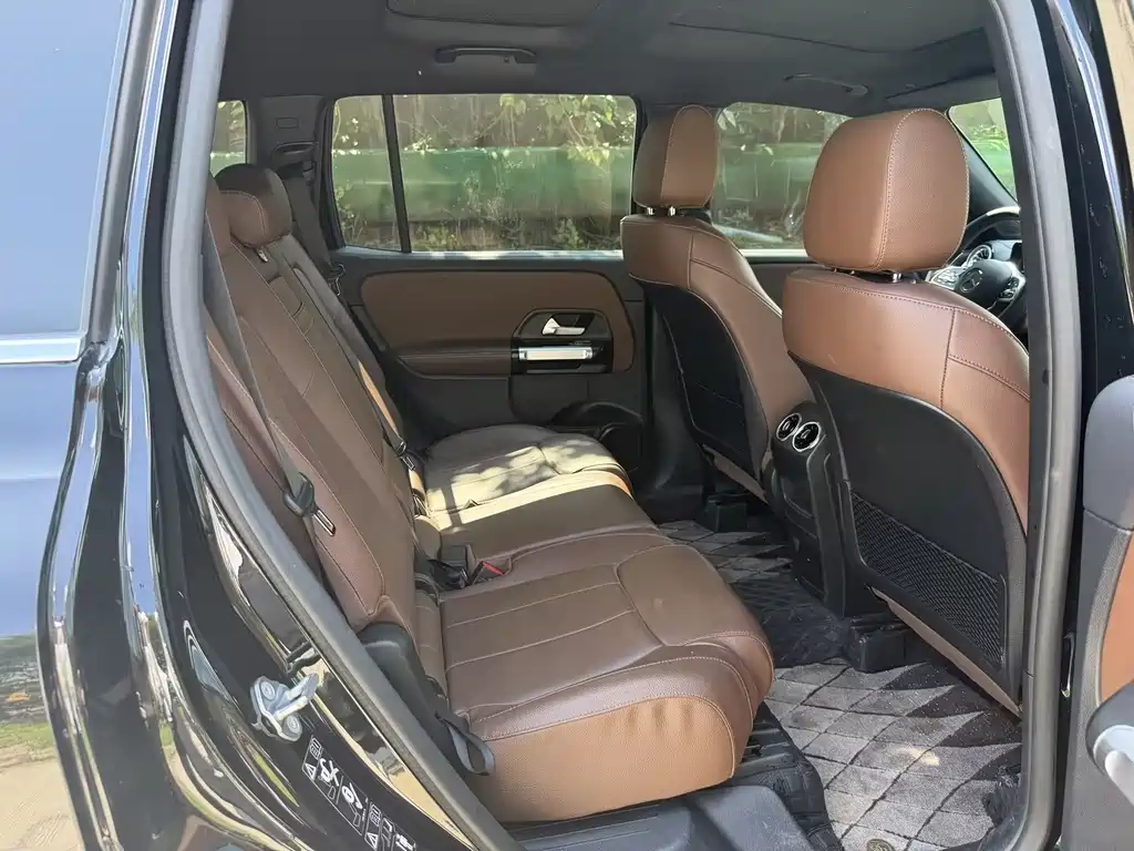 Mercedes-Benz GLB — миниатюра 9