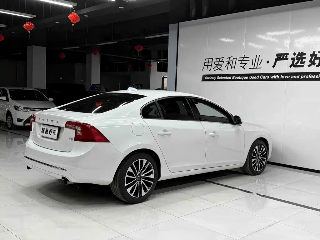 Volvo S60 — миниатюра 4