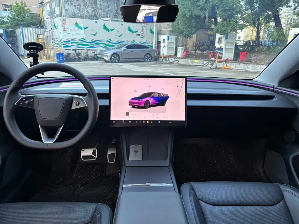 Tesla Model 3 — миниатюра 5