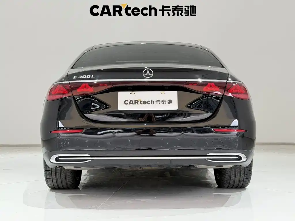 Mercedes-Benz E-Class — миниатюра 6