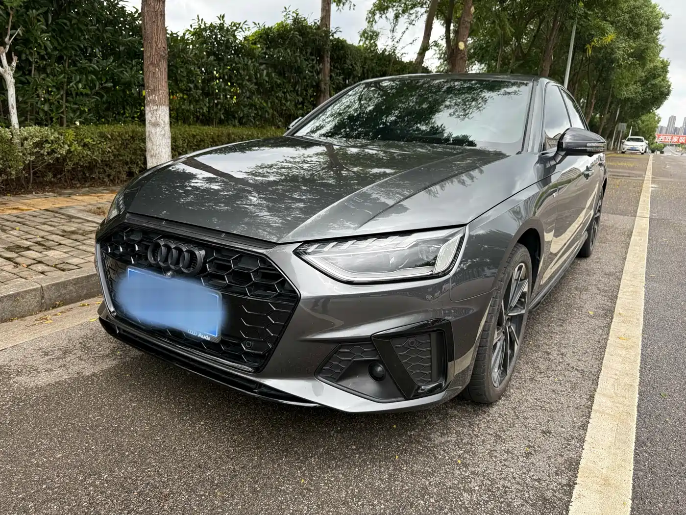 奥迪A4L 2023款 40 TFSI 豪华动感型 2023
