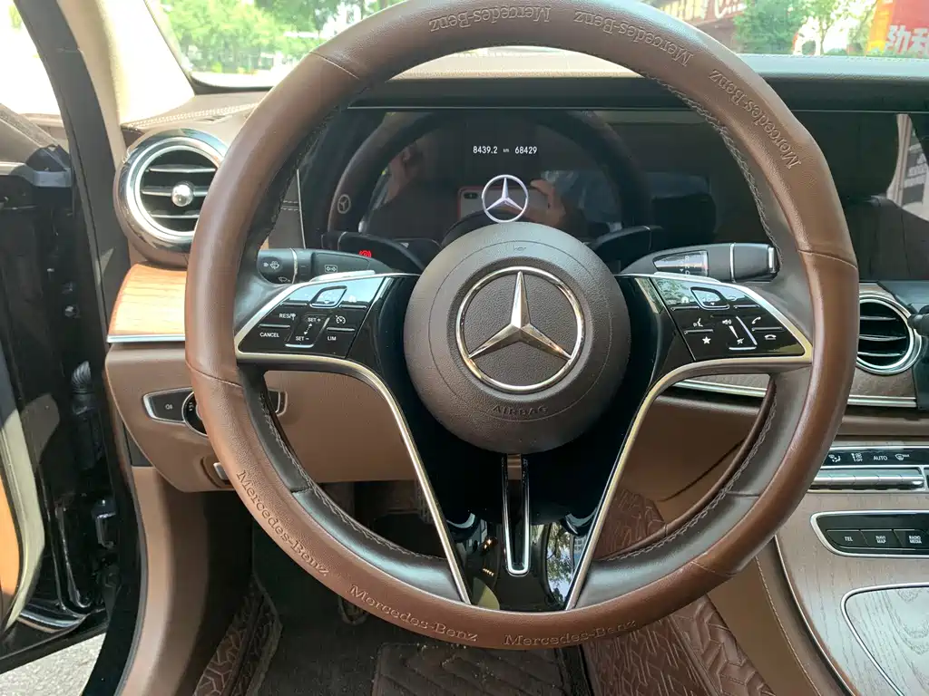 Mercedes-Benz E-Class — миниатюра 24