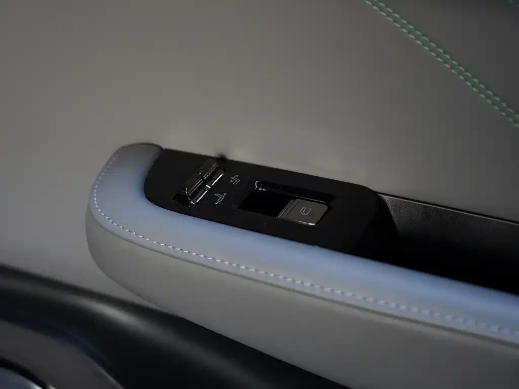 ZEEKR EXTREME KRYPTON 001