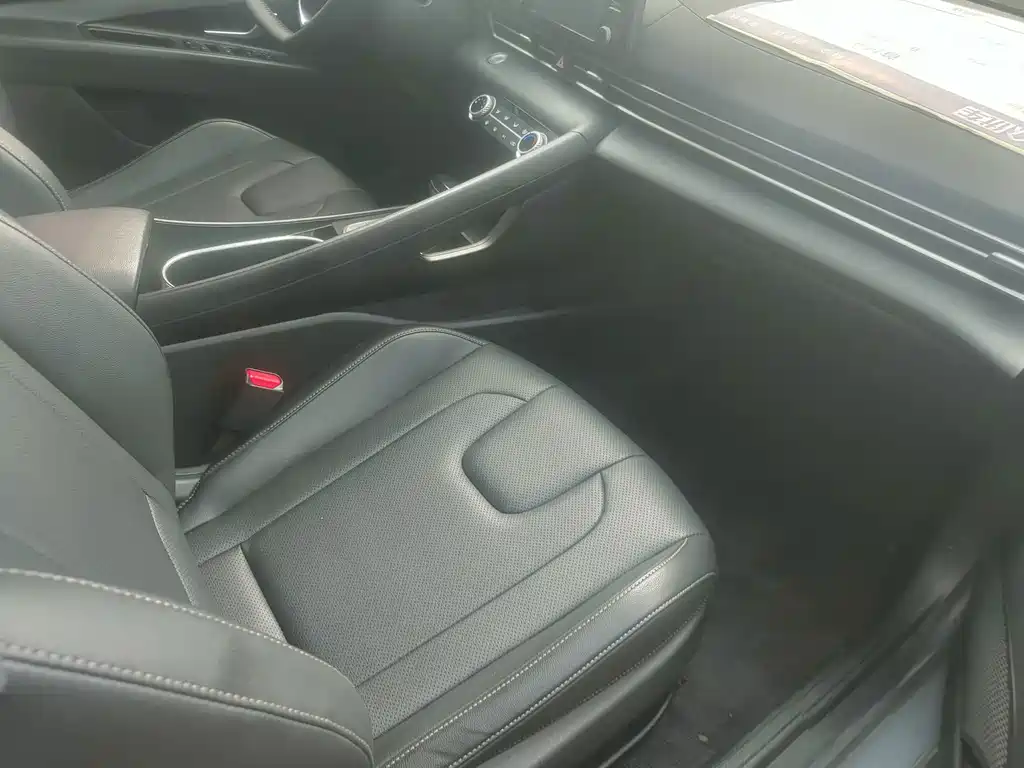 Hyundai Elantra — миниатюра 4