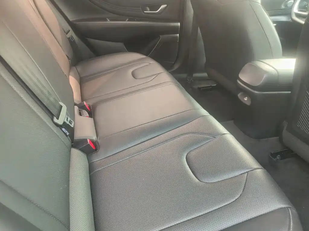 Hyundai Elantra — миниатюра 7