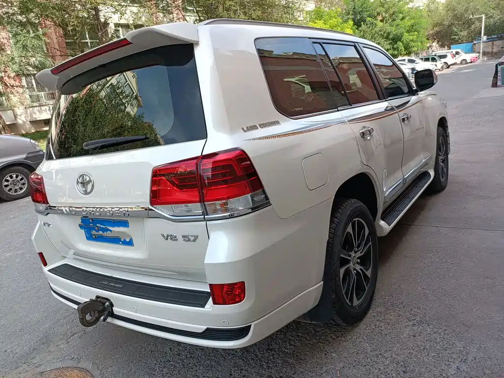 Toyota Land Cruiser — миниатюра 3