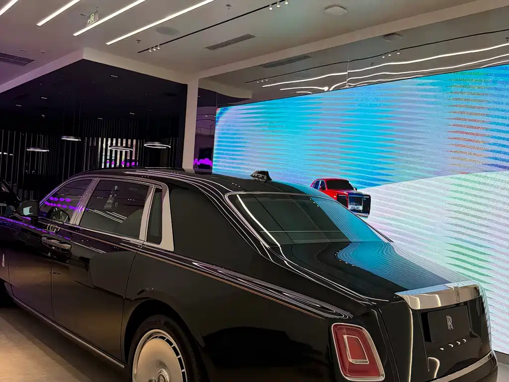 Rolls-Royce Phantom — миниатюра 9