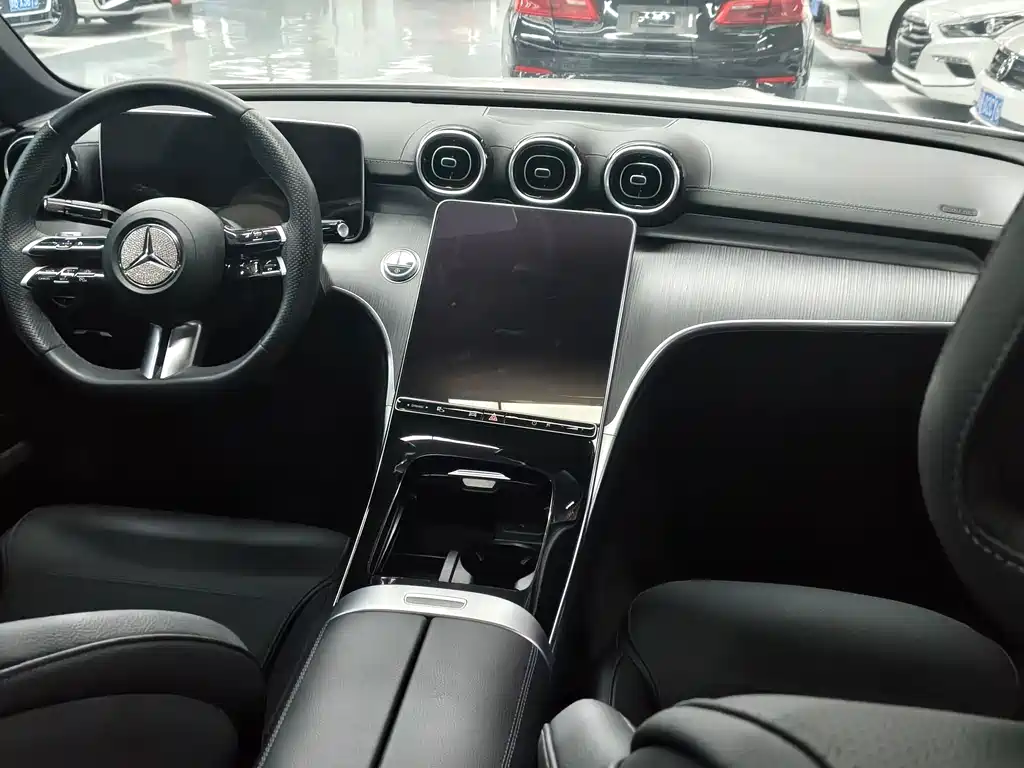 Mercedes-Benz C-Class — миниатюра 6