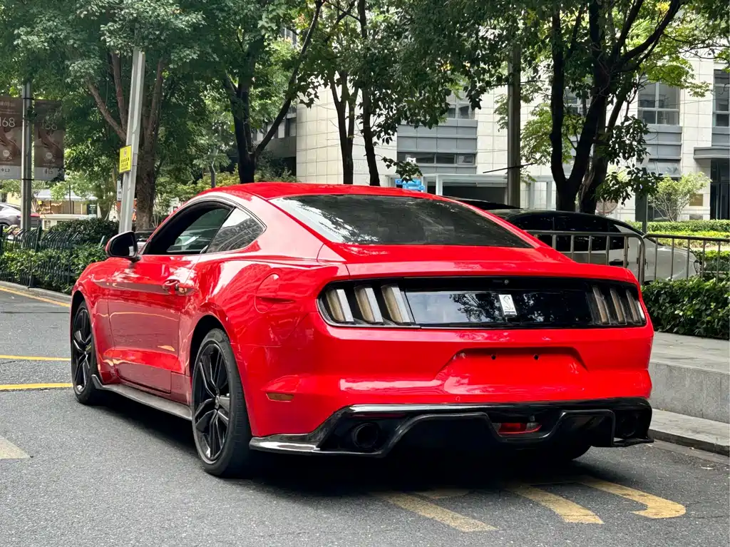 Ford Mustang — миниатюра 4