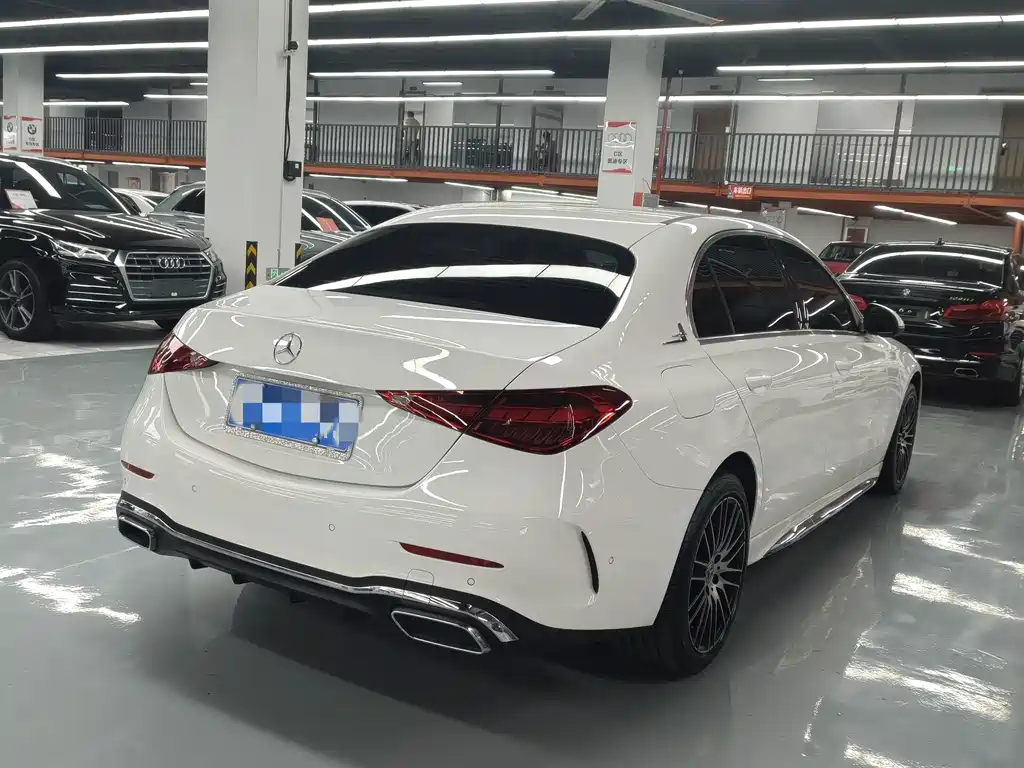 Mercedes-Benz C-Class — миниатюра 14