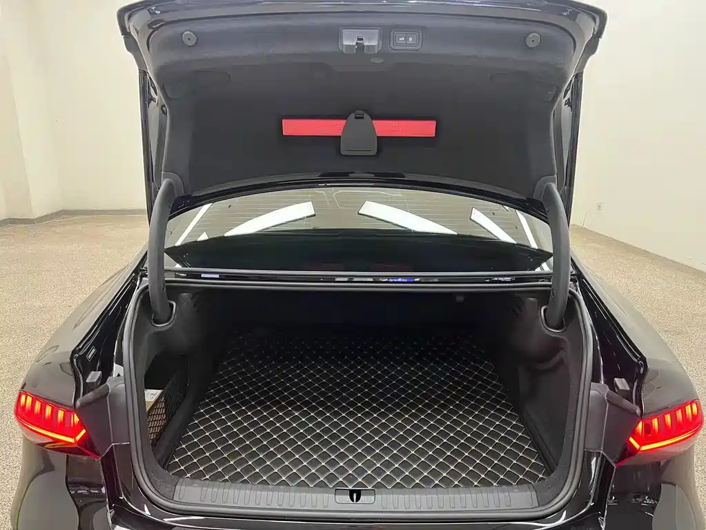 Audi A7L — миниатюра 31