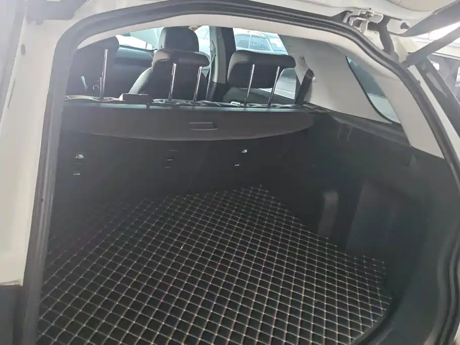 Land Rover Discovery Sport — миниатюра 4