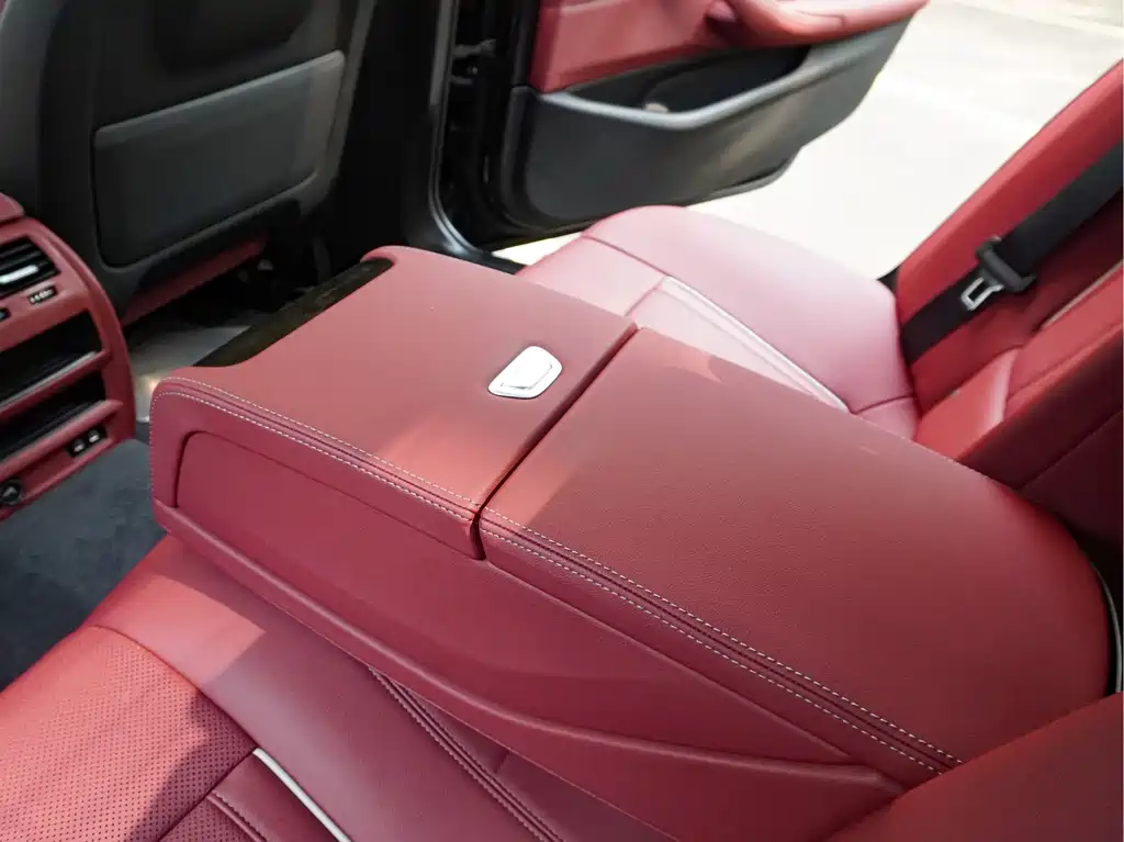 BMW 5 Series — миниатюра 17