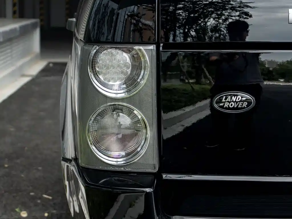 Land Rover Range Rover — миниатюра 8