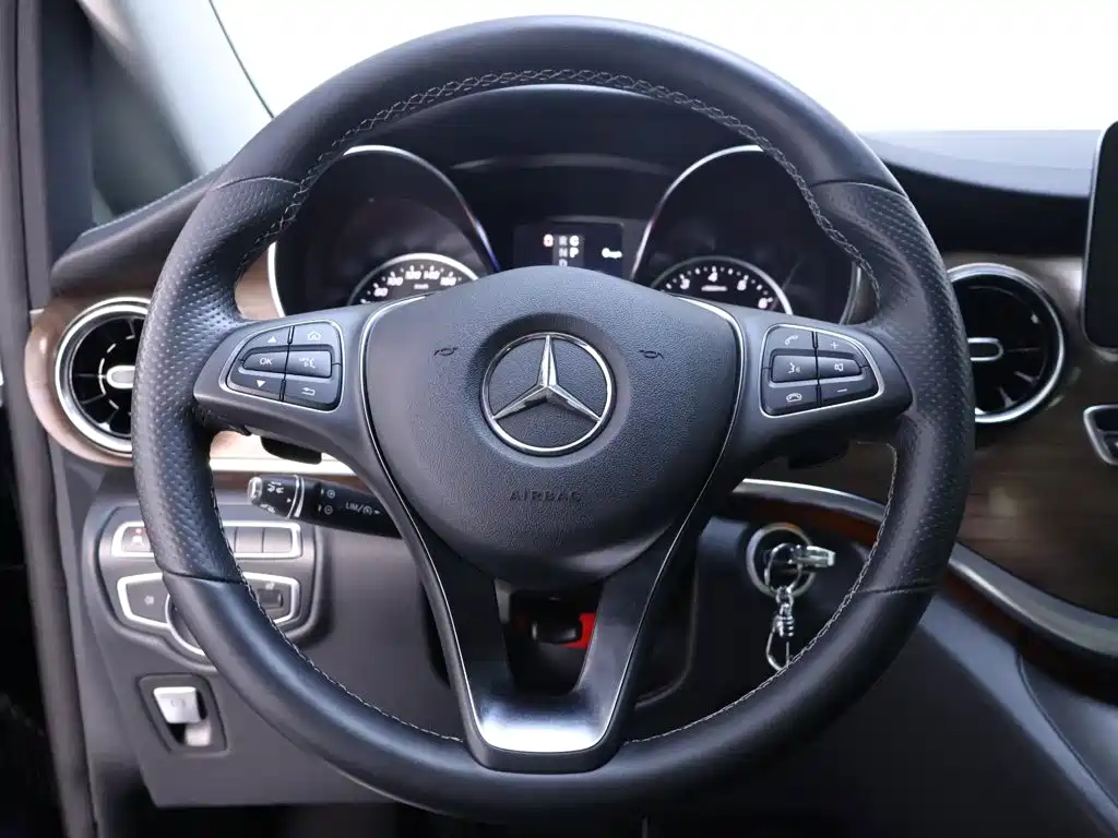 Mercedes-Benz V-Class — миниатюра 16