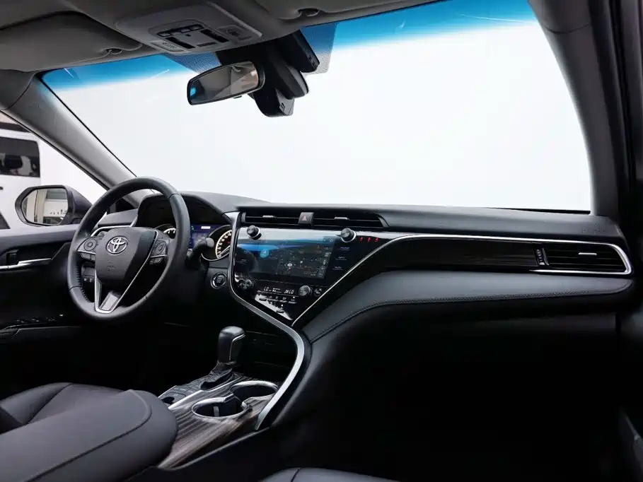 Toyota Camry — миниатюра 8