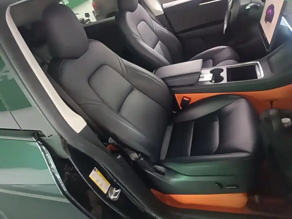Tesla Model Y — миниатюра 25