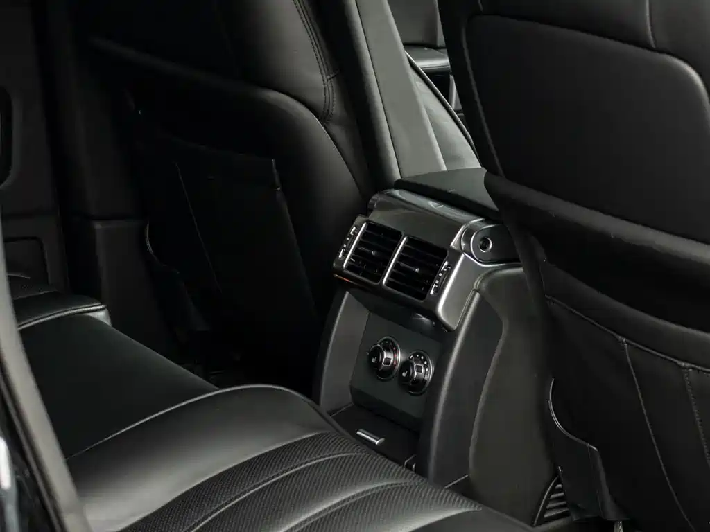 Land Rover Range Rover — миниатюра 17