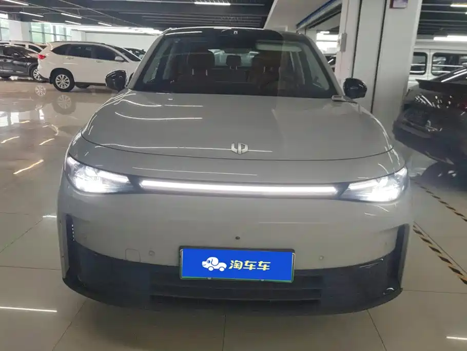 Leapmotor Leapmotor C10 — миниатюра 2