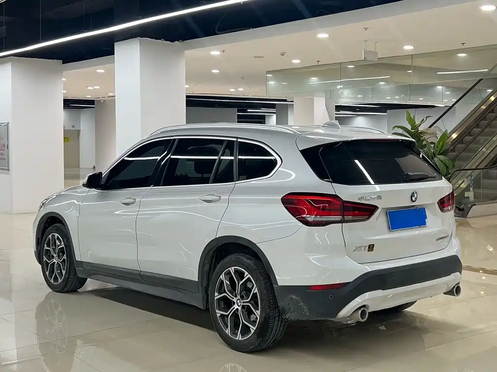 BMW X1 2022 — фото 4