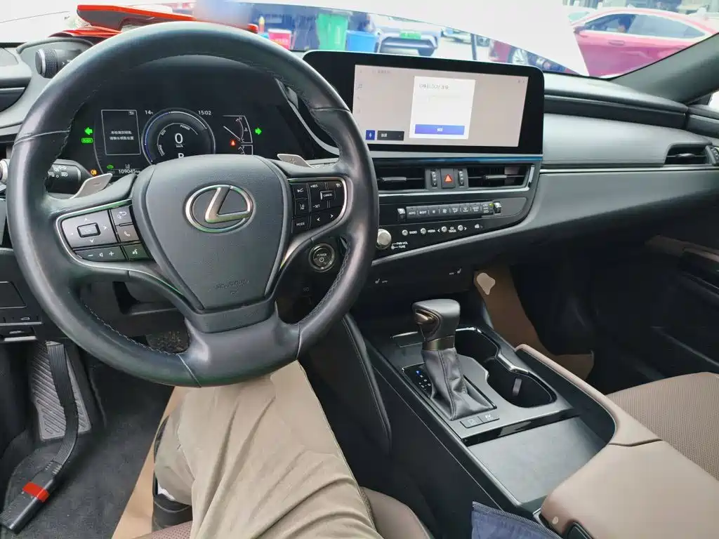 Lexus ES 2022 300h