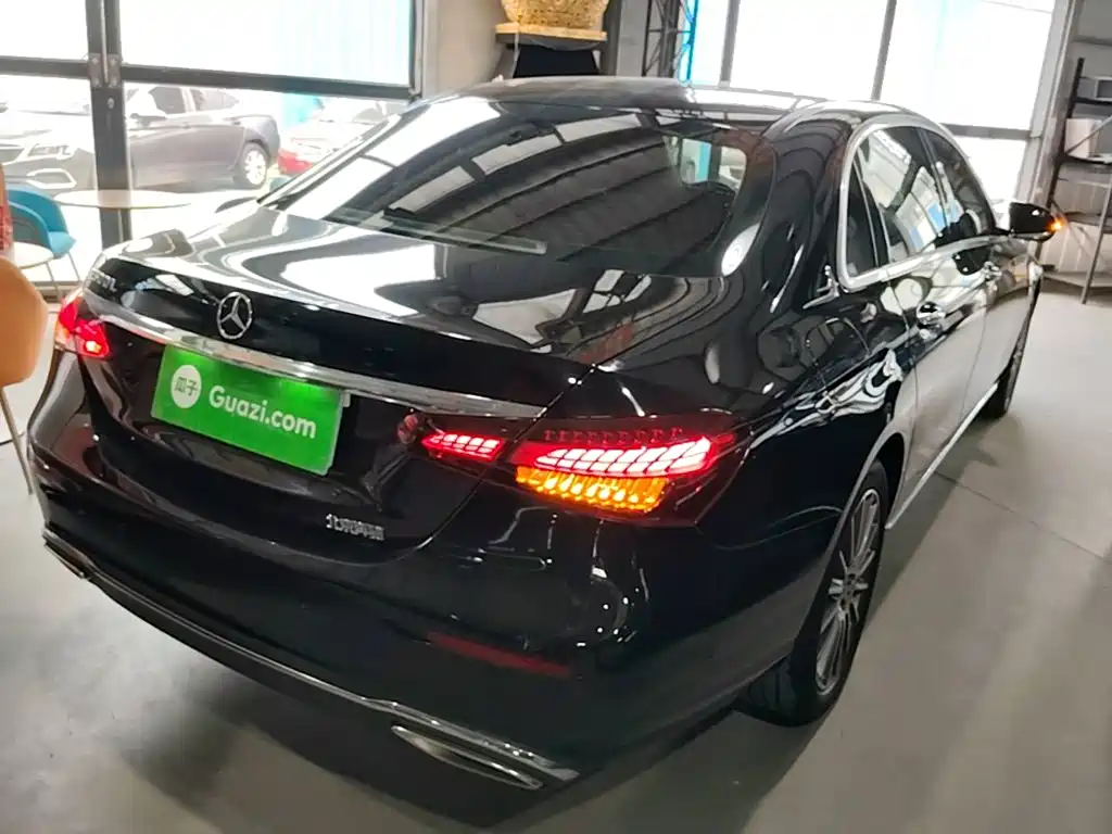 Mercedes-Benz E-Class — миниатюра 7
