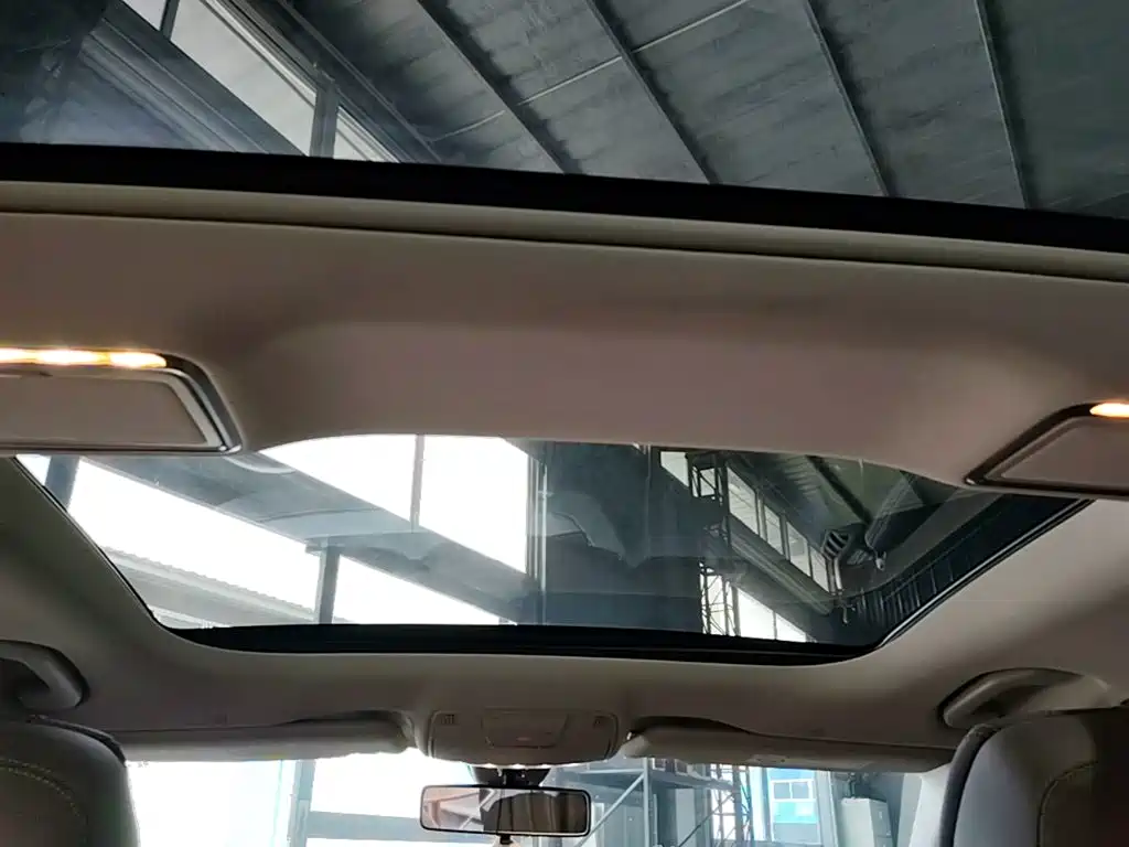 Mercedes-Benz E-Class — миниатюра 18