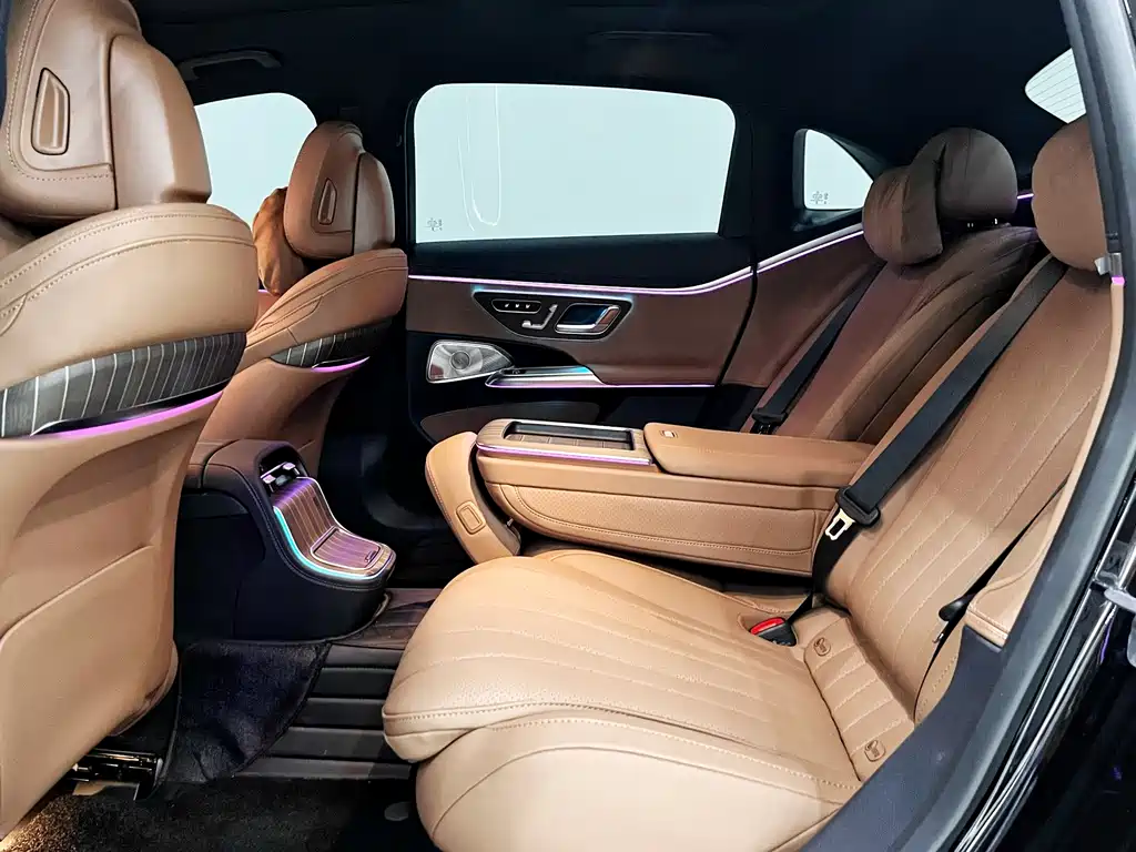 Mercedes-Benz E-Class — миниатюра 9