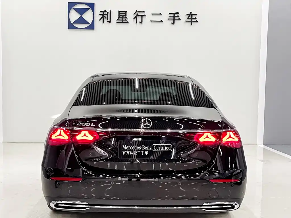 Mercedes-Benz E-Class — миниатюра 6