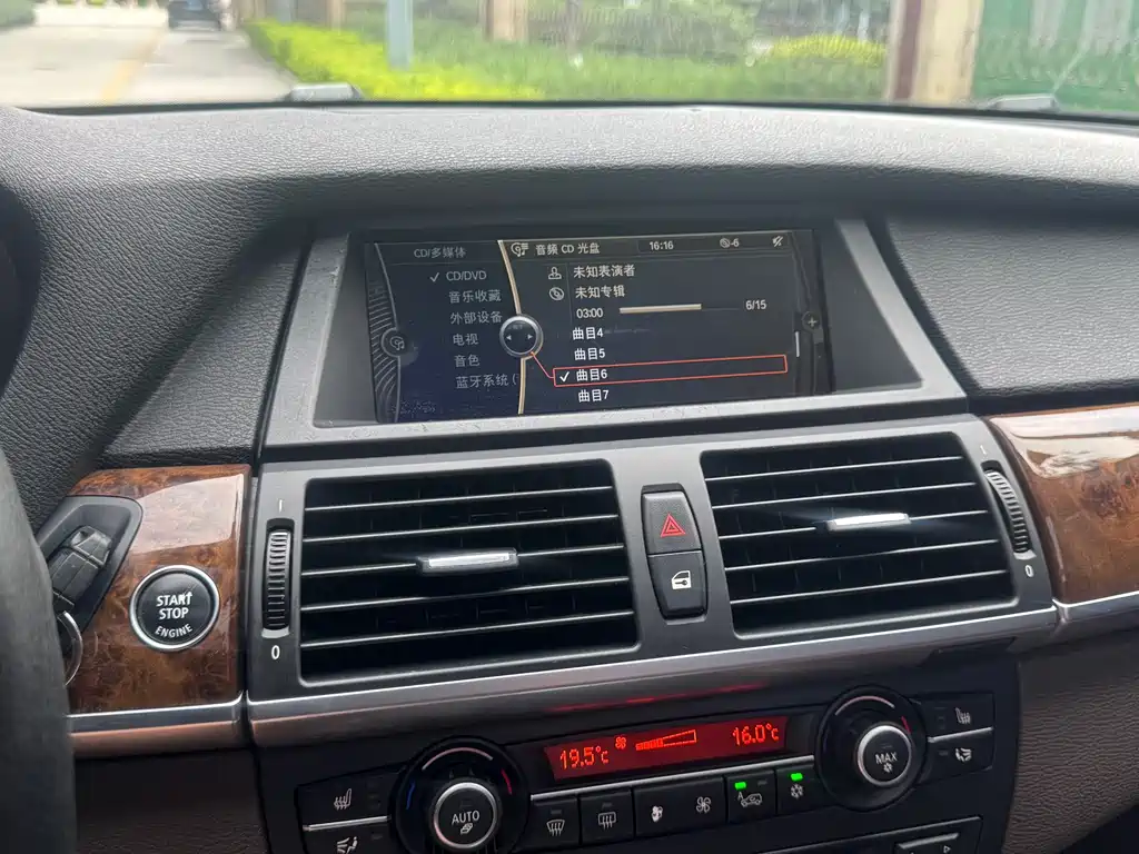 BMW X5 (Import) — миниатюра 13