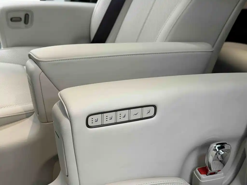 Li Auto MEGA 2025 Home