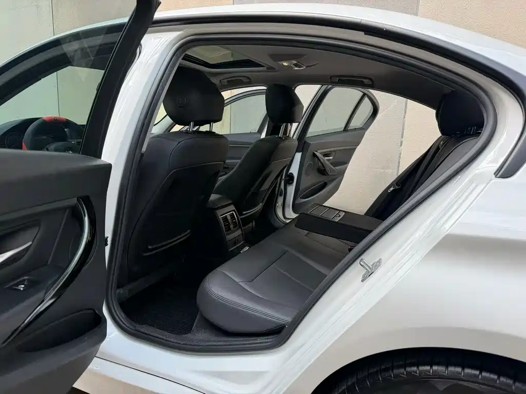 BMW 3 Series — миниатюра 6