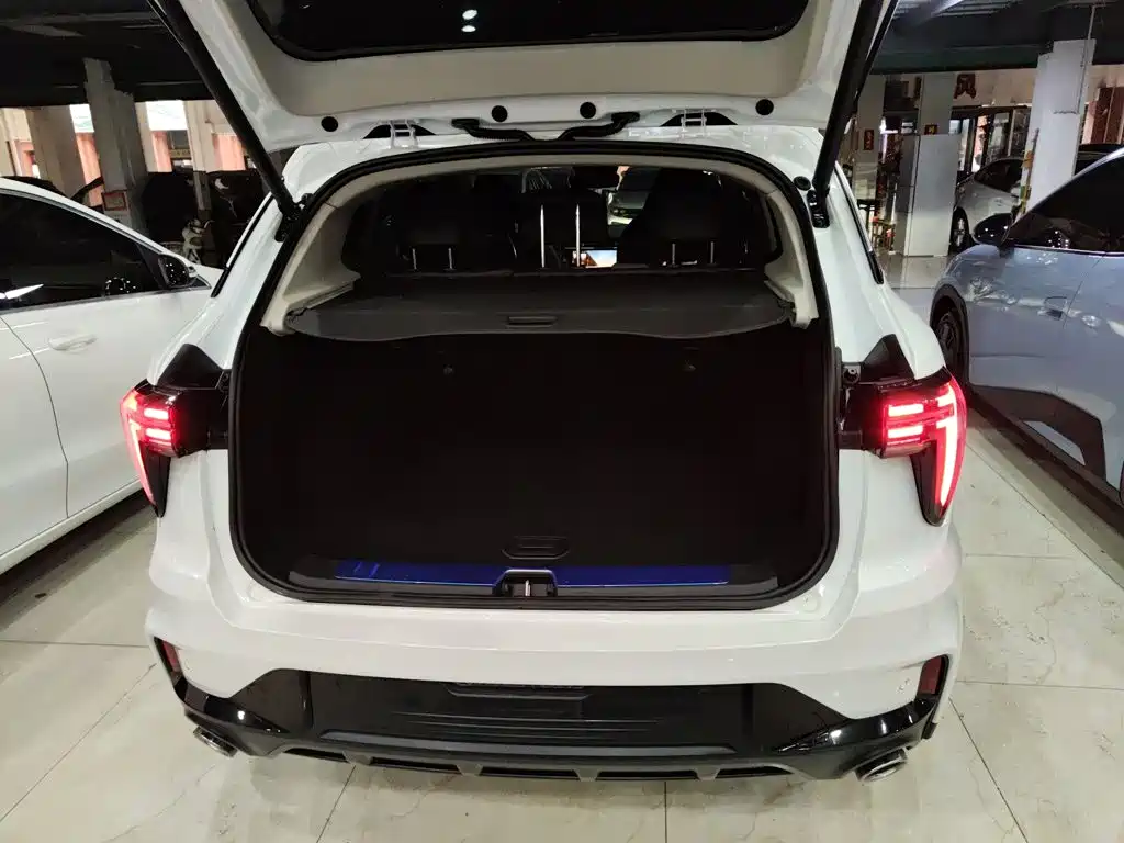 Lynk & Co 01 — миниатюра 15