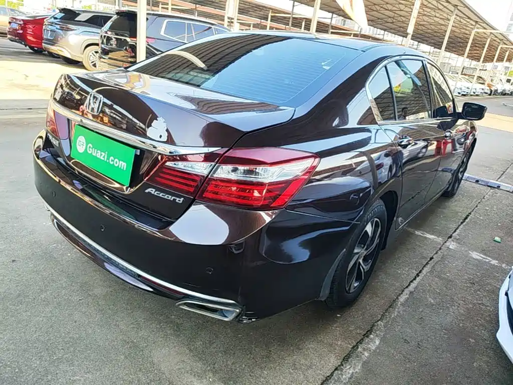 Honda Accord — миниатюра 7
