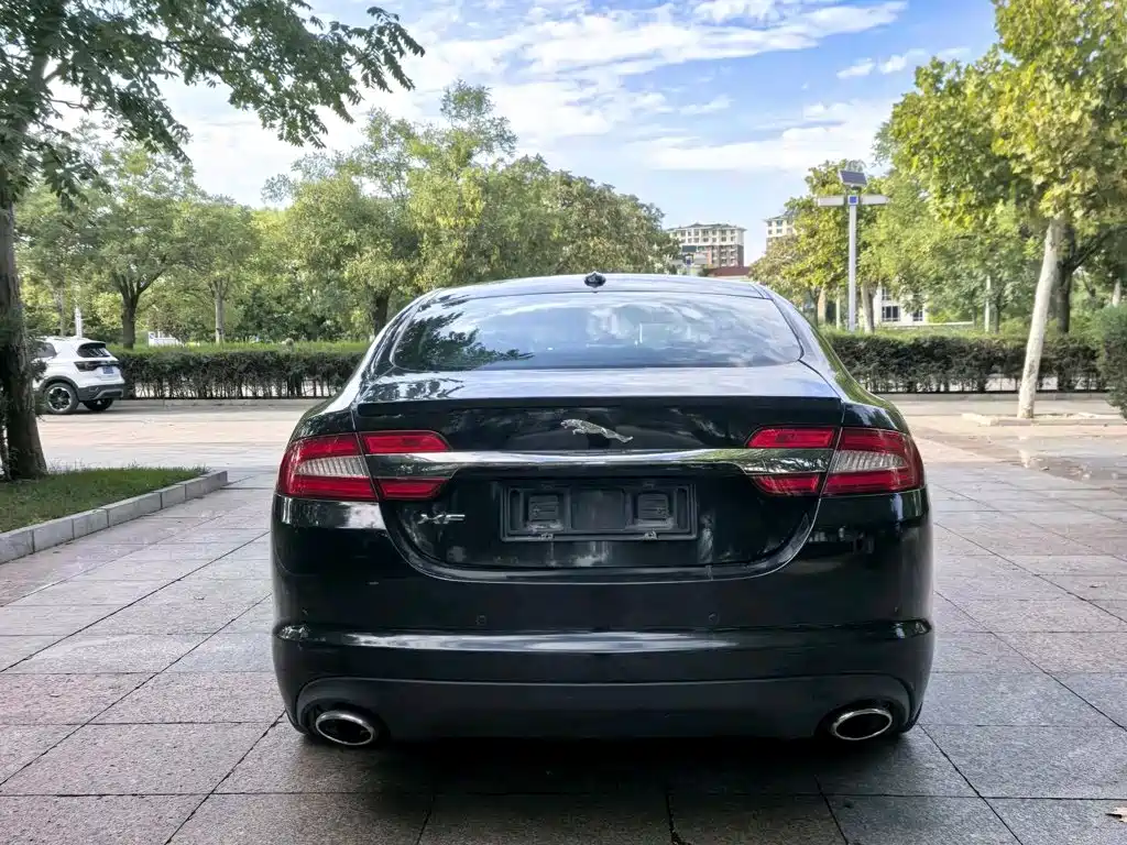 Jaguar XF — миниатюра 5