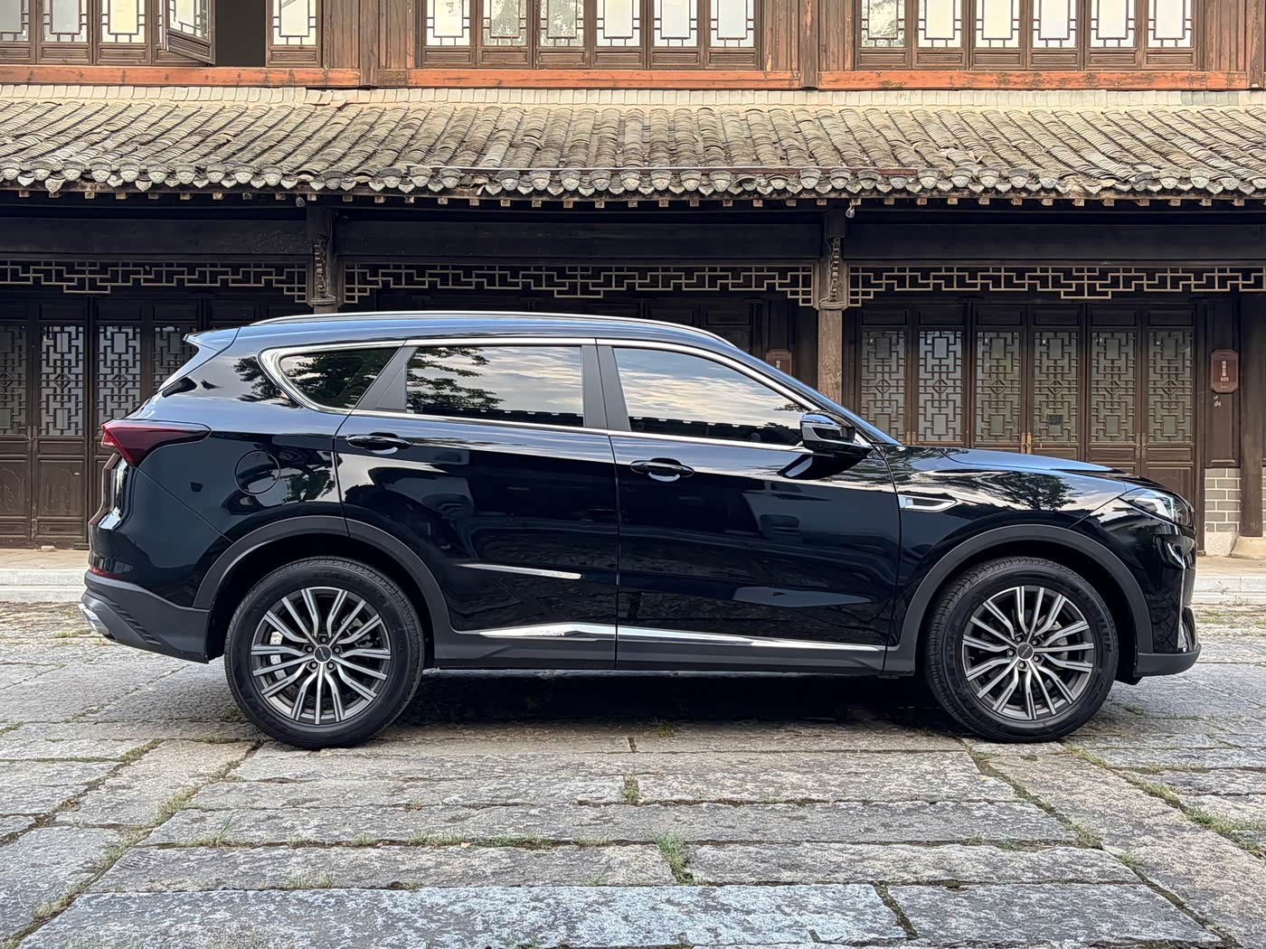 Jetour Jetour X70 PLUS 1.5 л 2024 г. Чёрный, пробег 16000 км