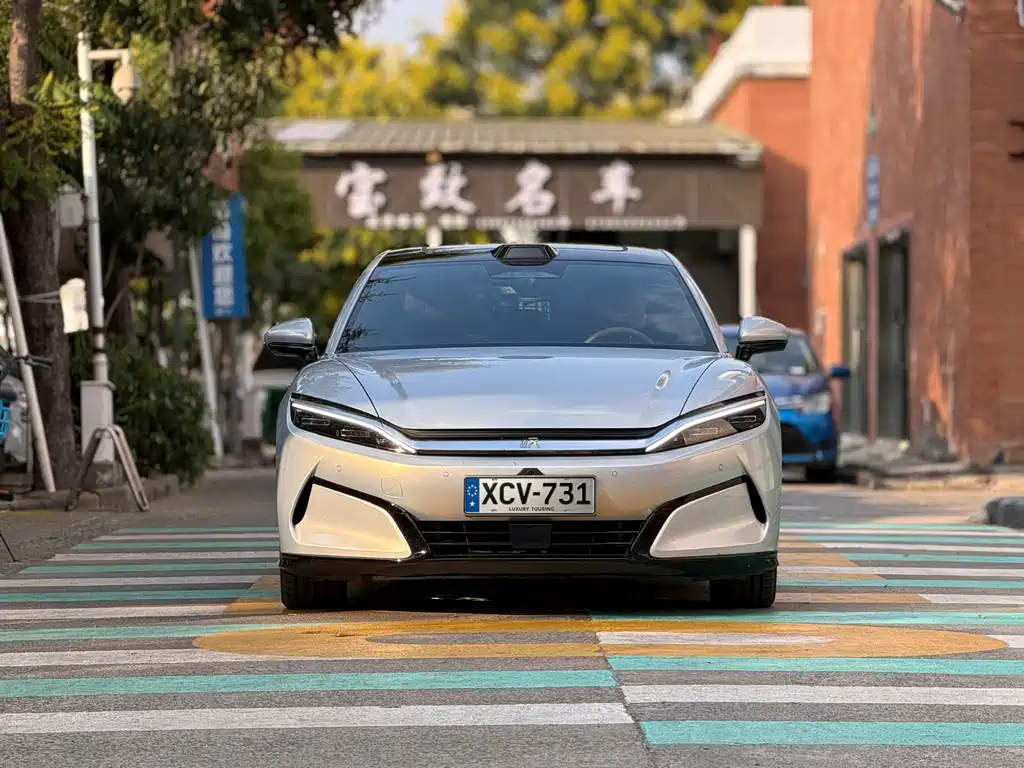 BYD Han — миниатюра 2