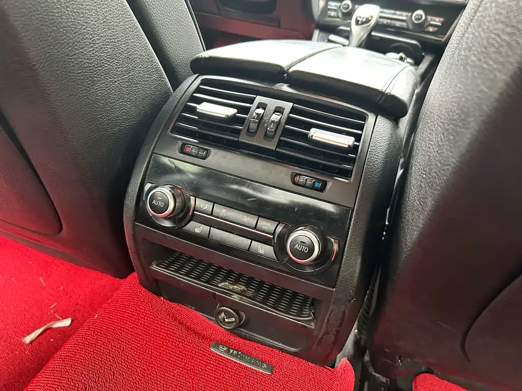 BMW 5 Series — миниатюра 15