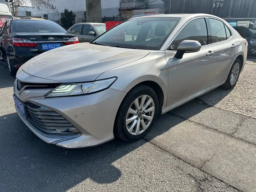 TOYOTA CAMRY