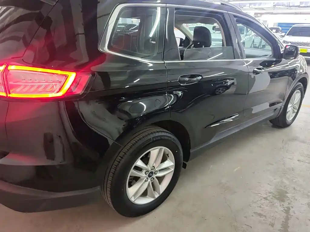 Ford Edge — миниатюра 7