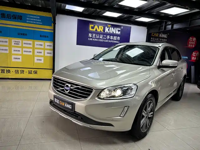 VOLVO  XC60 2017