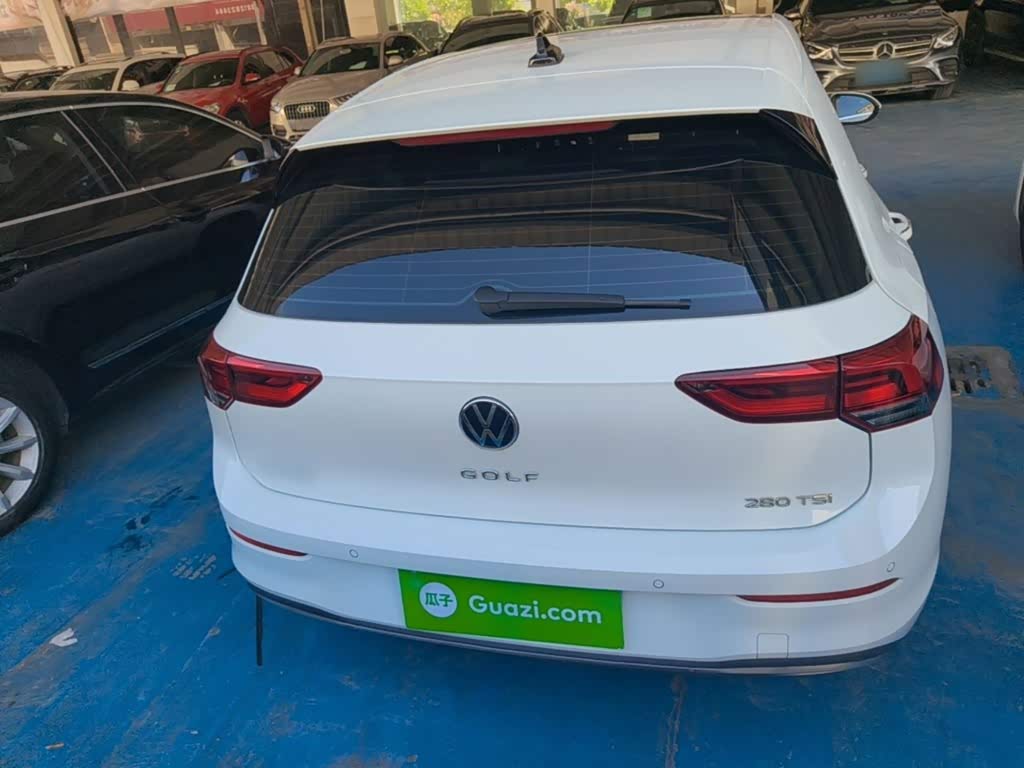 Volkswagen Golf 1.4 л 2022 г. Белый, пробег 37700 км