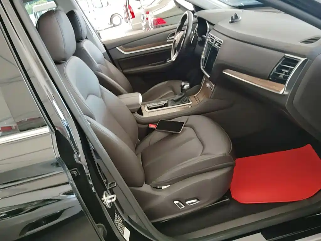 Roewe RX8 — миниатюра 25