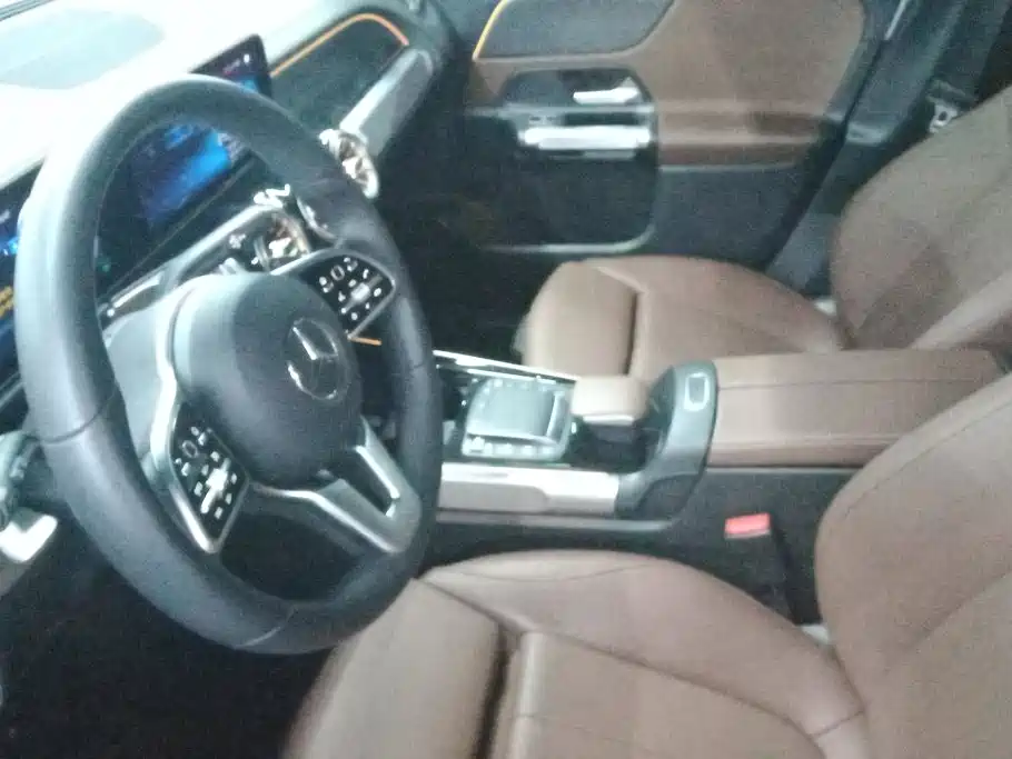 Mercedes-Benz GLB — миниатюра 9