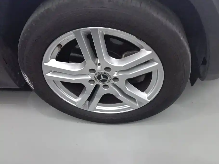 Mercedes-Benz GLB — миниатюра 6